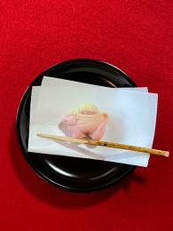 新春花あそび～寿ぎの丑の主菓子